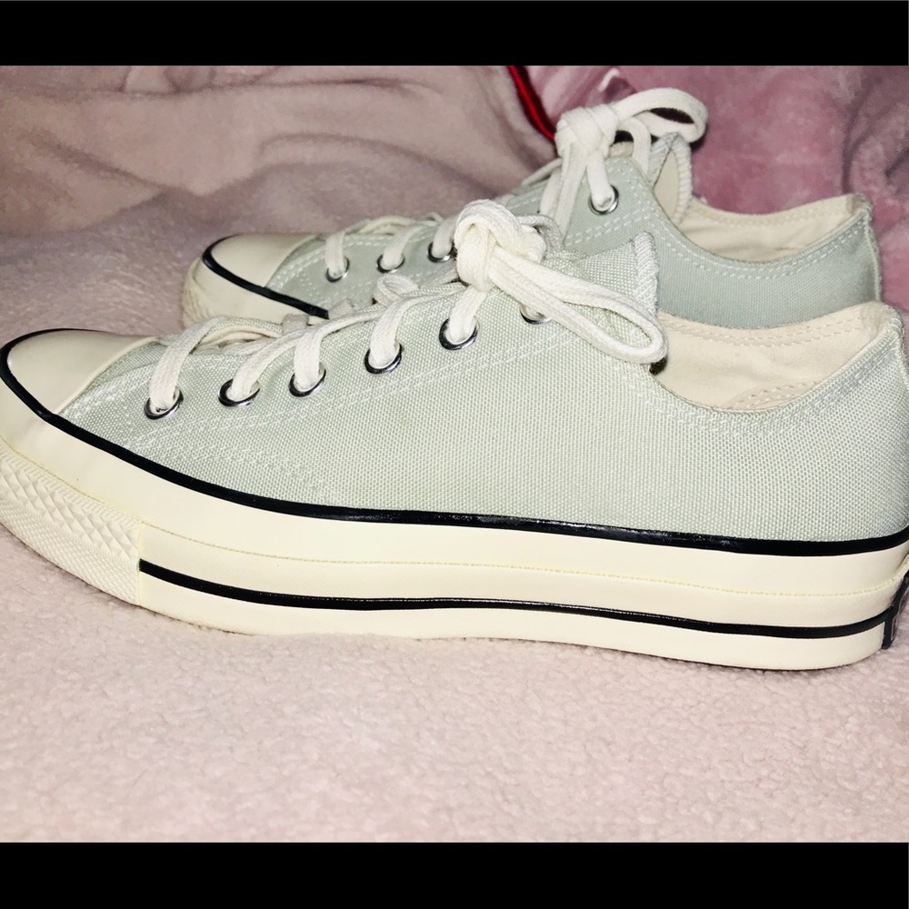 Converse Chuck Taylor All Star Lo Sneaker - Totally Neutral - Gray Size 5.5!